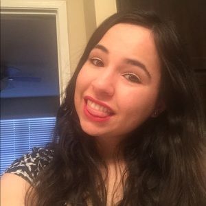 Meet your Posher, Daniela